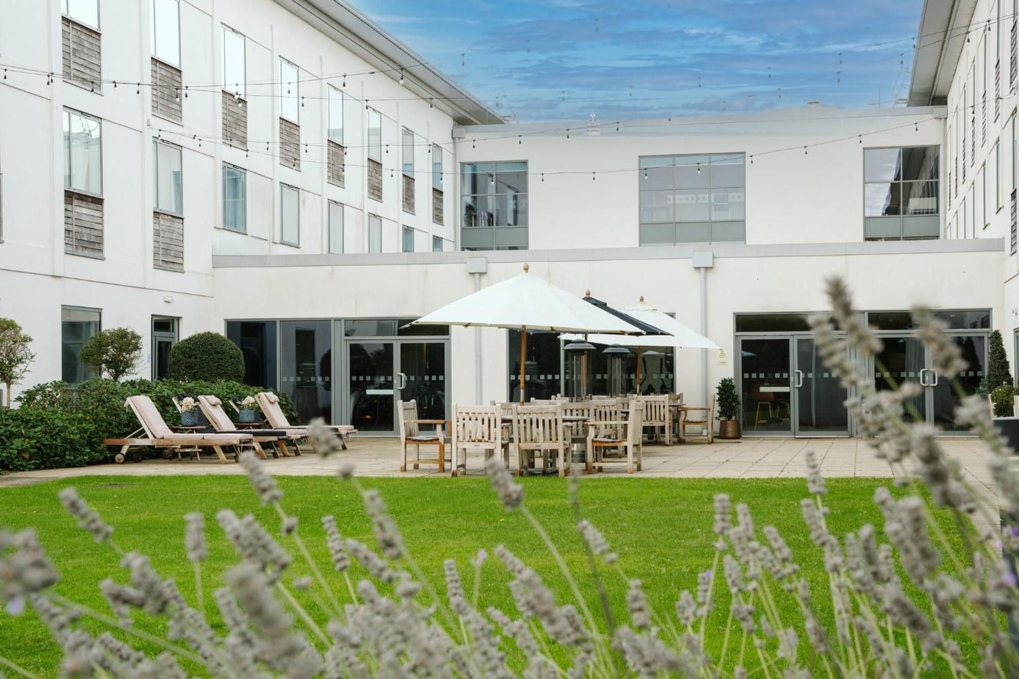Voco Winchester Hotel & Spa By Ihg Εξωτερικό φωτογραφία